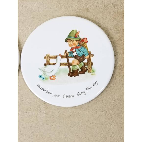 HYALYN USA Trivet Hot Plate 6" Ceramic Round Little Boy & Girl Wall Decor Vtg - Picture 5 of 12